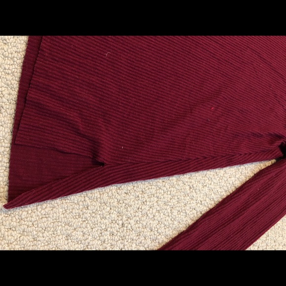 Urban Outfitters Maroon Long Sleeve - Picture 5 of 6
